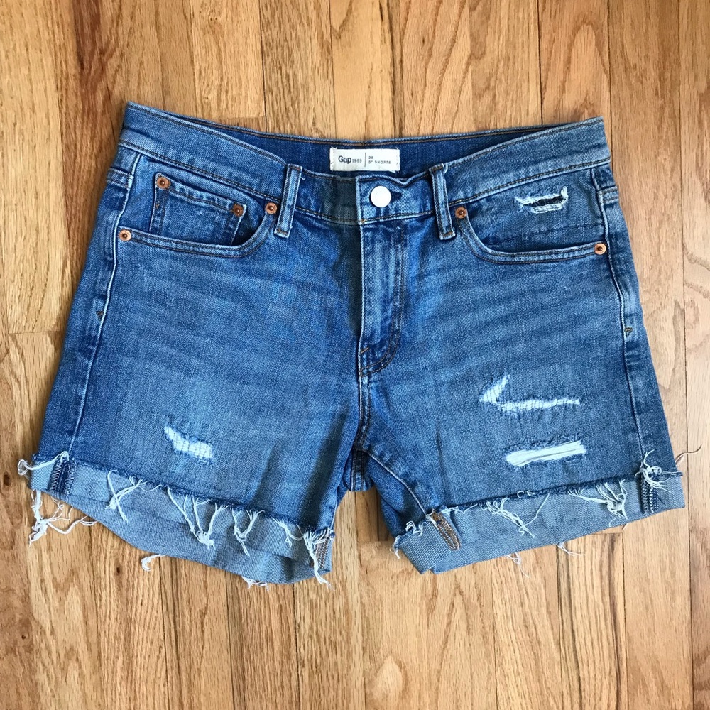 GAP jean shorts 5 inch inseam